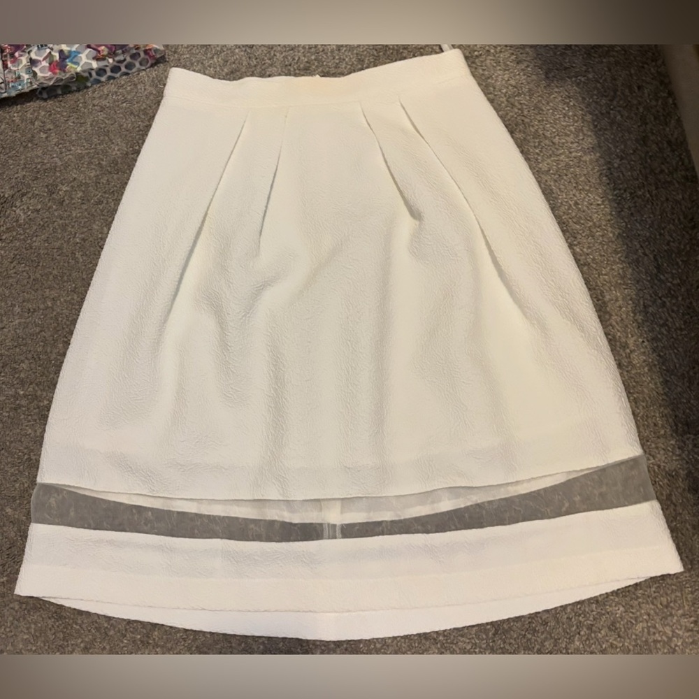 Elegant White small Skirt